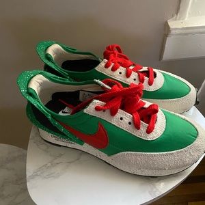 Undercover x WMNS Daybreak Lucky Green Size 7.5